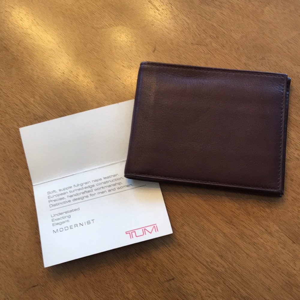 Tumi wallet.  New never used.
